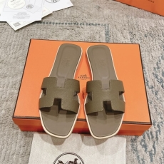 Hermes Slippers